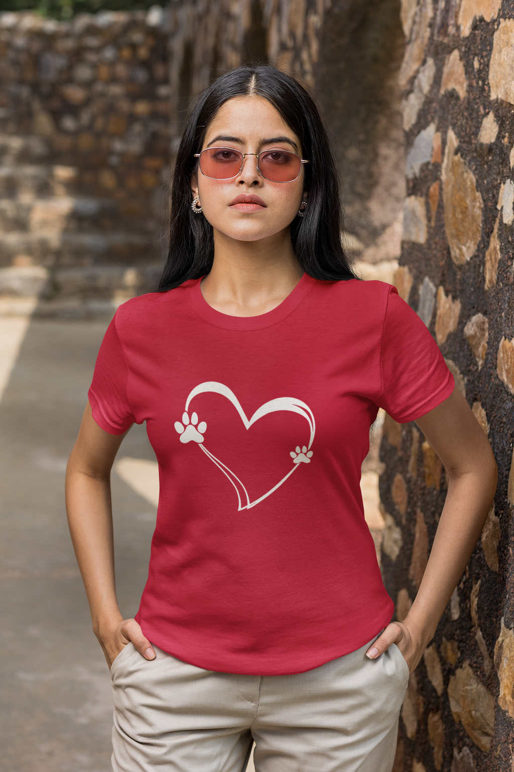 Heart & Paw – Minimal Dog Lover T-Shirt